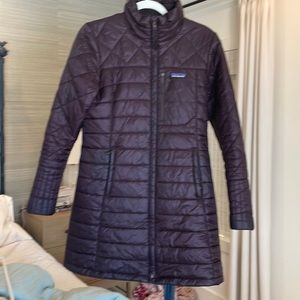 Patagonia Women’s radalie parka size small. Color hyssop purple